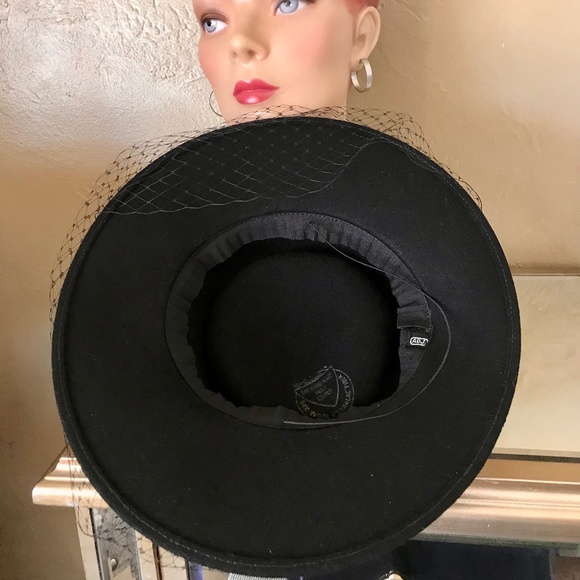 DRAMATIC 1940s BLACK FELT WIDE BRIM HAT WITH 2 FELT \